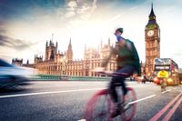 Commuter back home on Westminster Bridge (KTC3453)